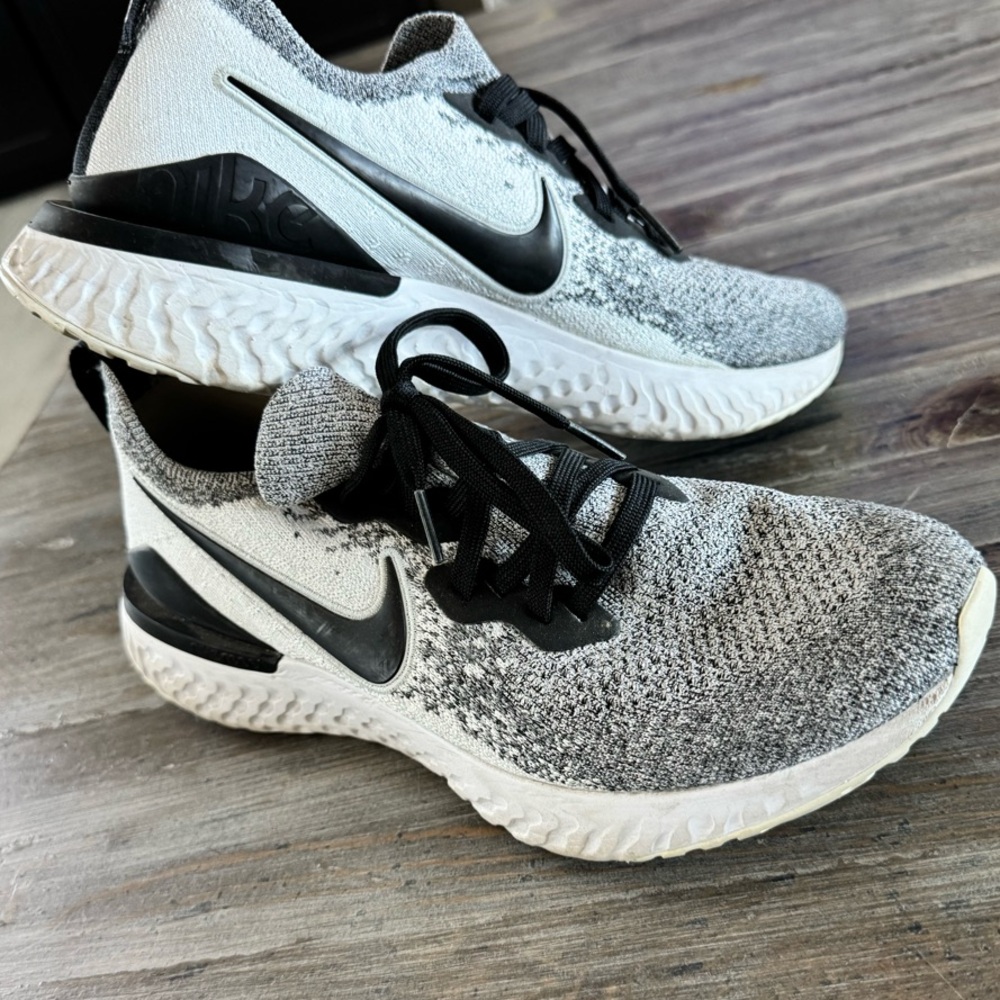Nike Black and White Men's Sneakers